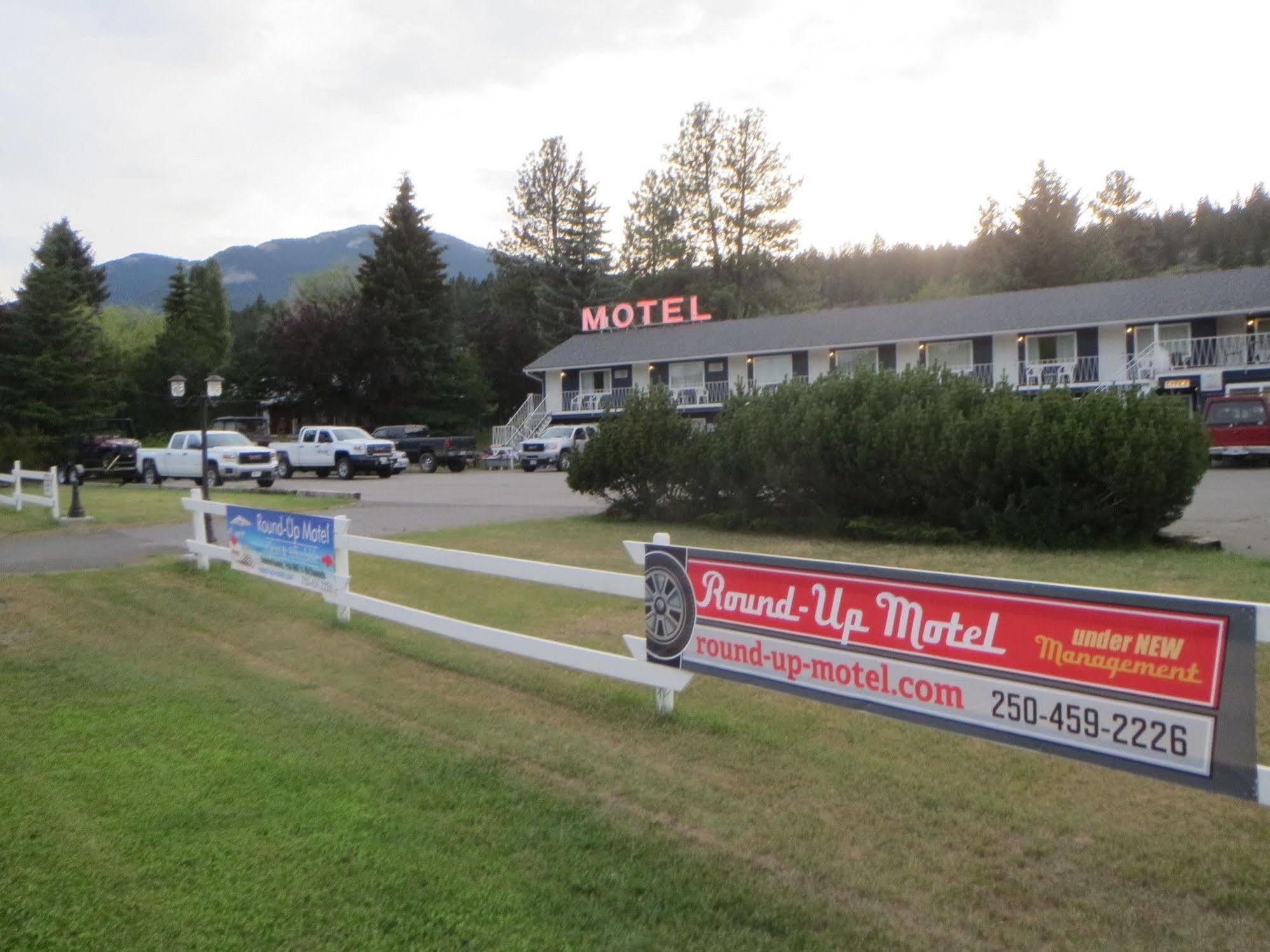 Round-Up Motel Clinton エクステリア 写真