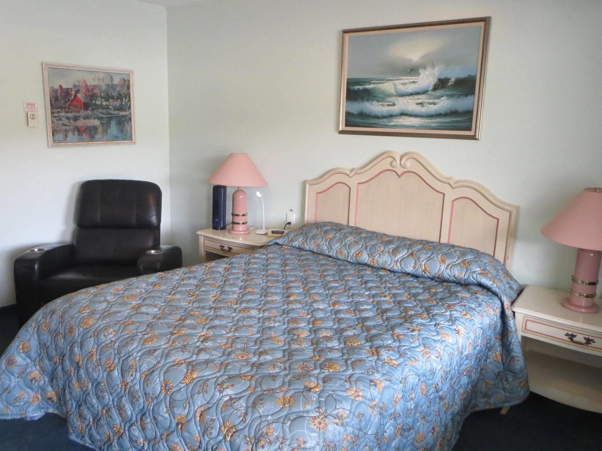 Round-Up Motel Clinton エクステリア 写真