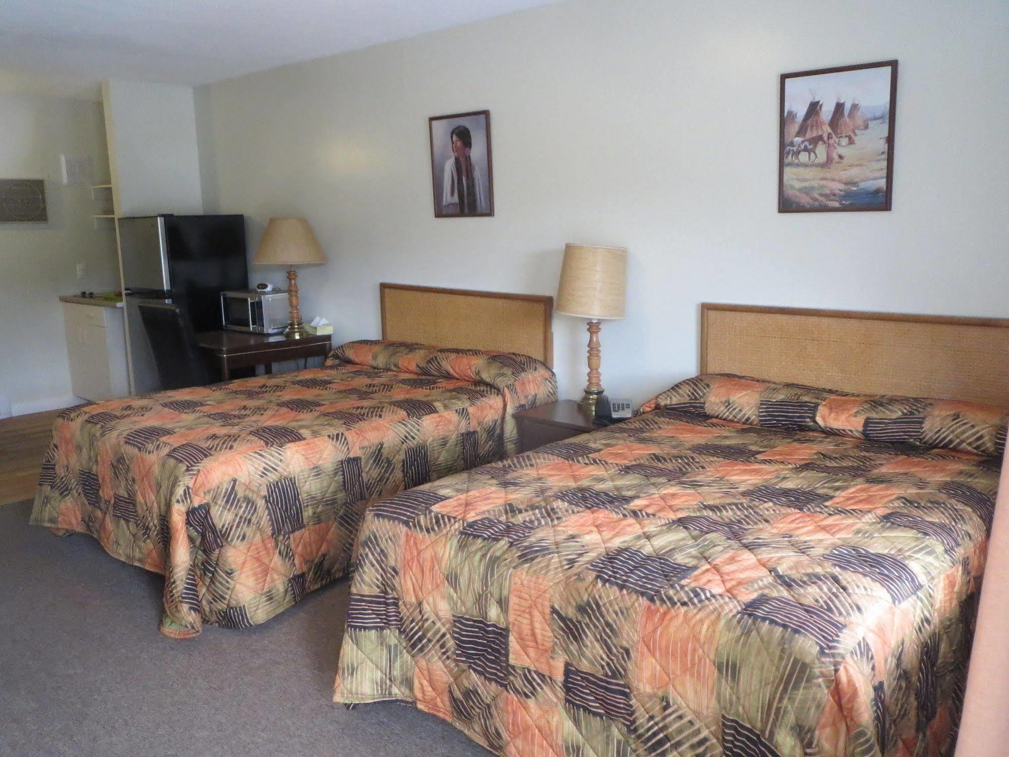 Round-Up Motel Clinton エクステリア 写真