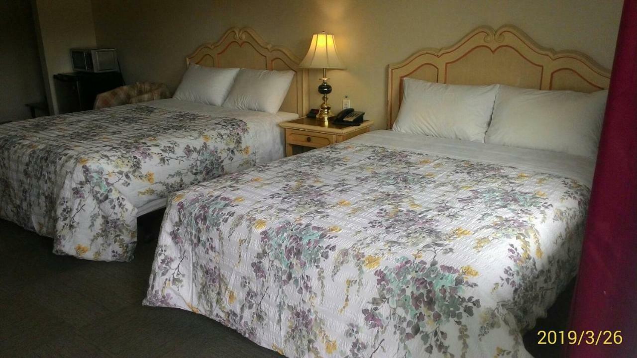 Round-Up Motel Clinton エクステリア 写真
